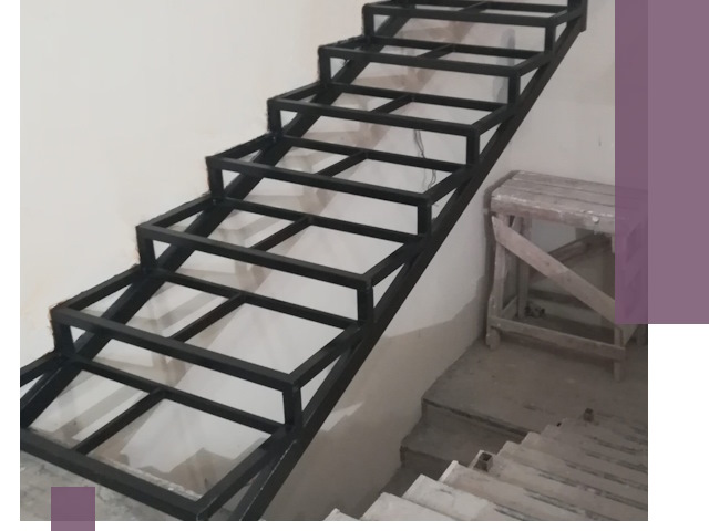 Демонтаж лестниц на металлокаркасе в Сланцах: быстрый вывоз и разбор