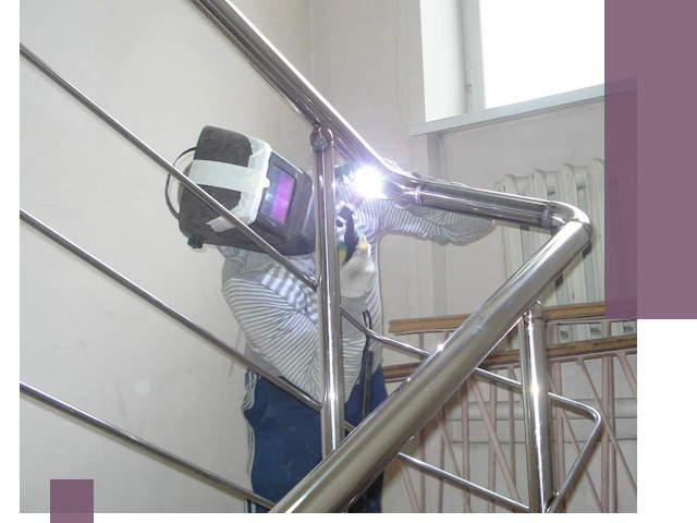 Монтаж перил и ограждений качественно в Сланцах