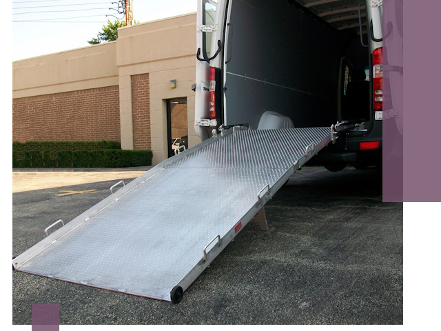 Мобильные пандусы в Сланцах — производство, монтаж и аренда