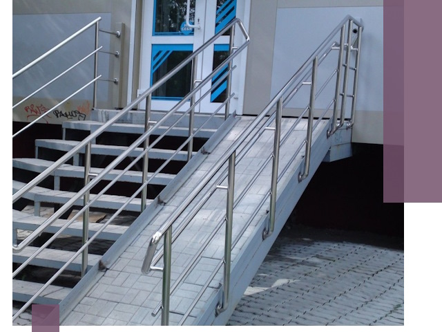 Пандус на крыльцо под ключ в Сланцах: монтаж и изготовление