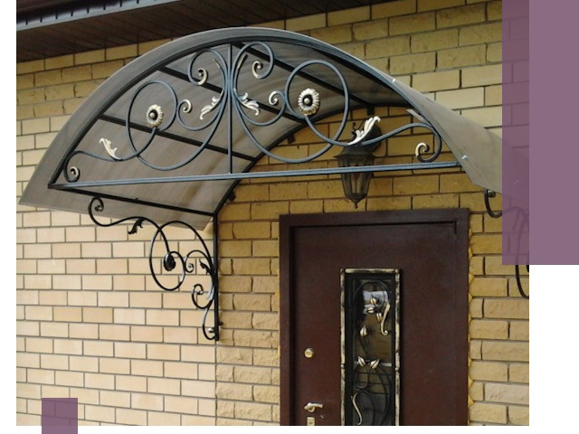 Изготовление козырьков из металла под ключ в Сланцах