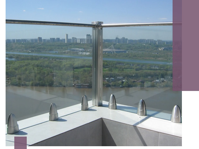 Стеклянные парапеты премиум класса в Сланцах для домов и бизнесов