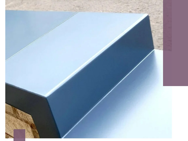 Крышки на парапет в Сланцах: изготовление и монтаж под ключ